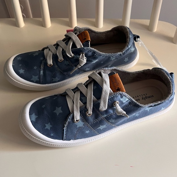 Simply Southern Easyslip Star Sneakers NWT - Picture 3 of 4